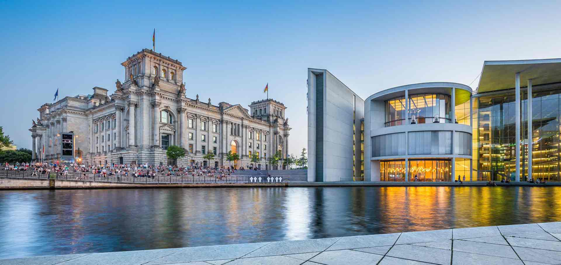 Immobilien-Reichstag-Berlin-Regierungsviertel